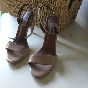 Steven Madden Nude sandals
